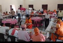 हरियाली अमावस्या पर संत सेवा एवं दीपमालिका का आयोजन, पर्यावरण संरक्षण का दिया संदेश